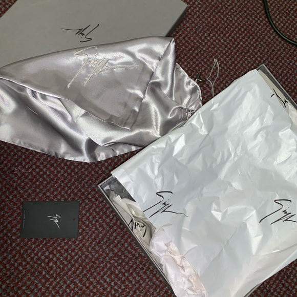 Giuseppe Zanotti - Picture 3 of 6